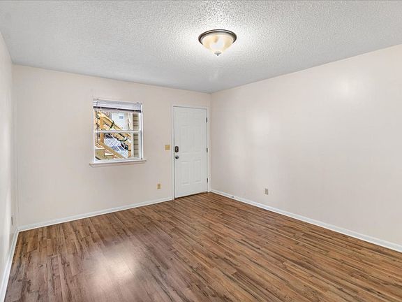 5th image of 105 Bearwood Dr APT N