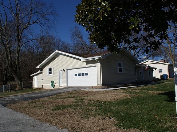 3rd image of 709 N 13th St