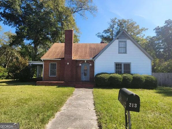 213 Fair St, Baxley, GA 31513