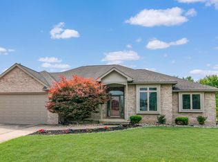 156 Cypress Dr, Monroe, MI 48162