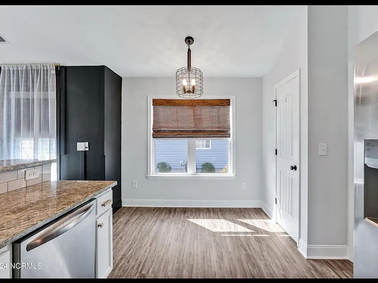 440 Pebble Shore Dr — Photo 12