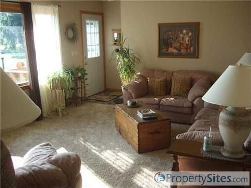 3rd image of 38 Owens Dr