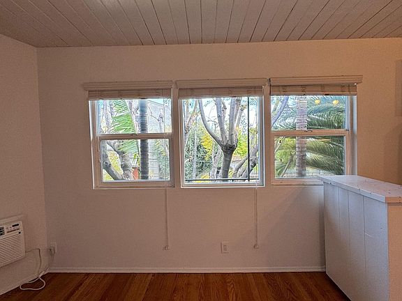 5th image of 1709 N Fuller Ave #21