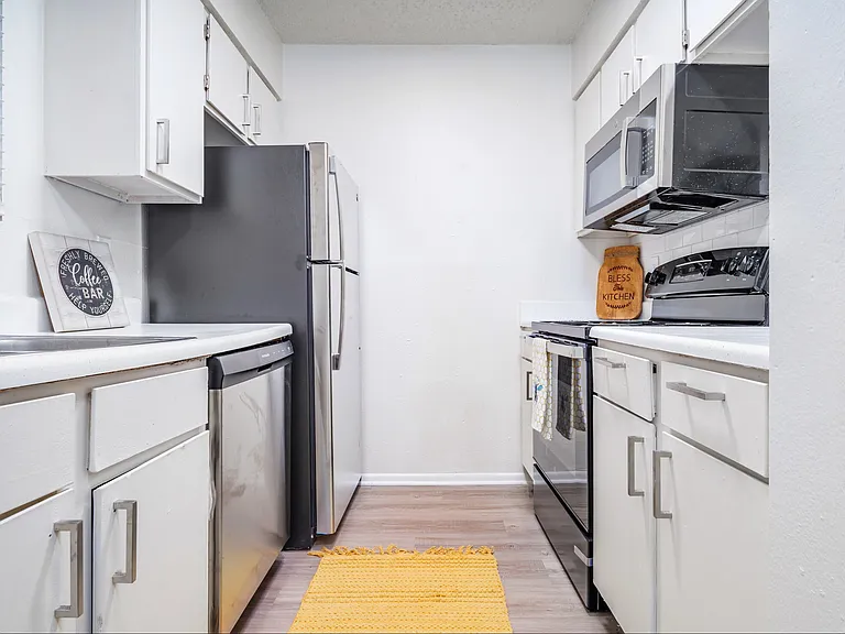 Residences at Medical — Photo 7