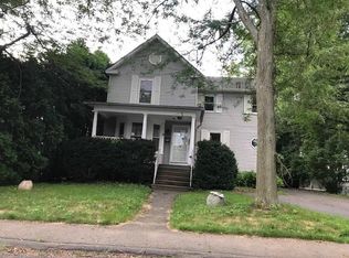 21 Henry St, Northampton, MA 01060