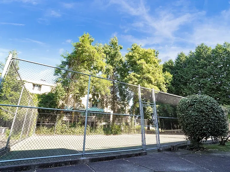 544 Sydney Ave — Photo 15