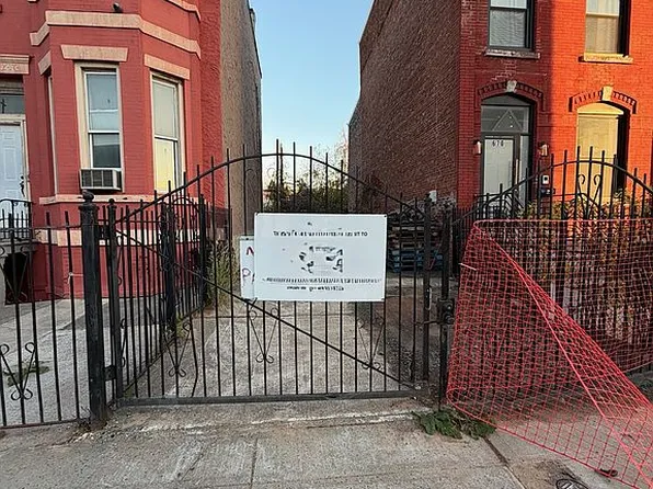 674 Ocean Ave, Jersey City, NJ 07305