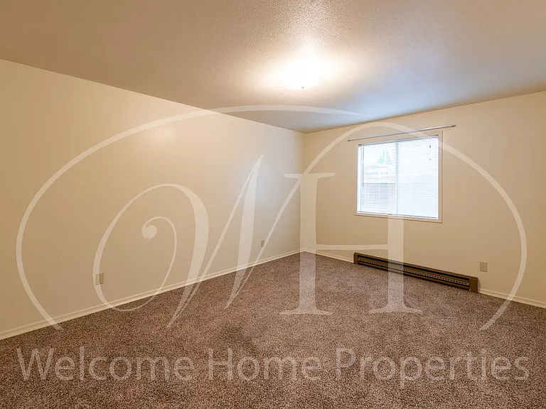 420 Catherine St — Photo 15