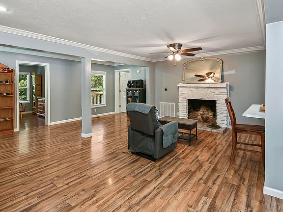 4th image of 731 & 729 Knox Avenue