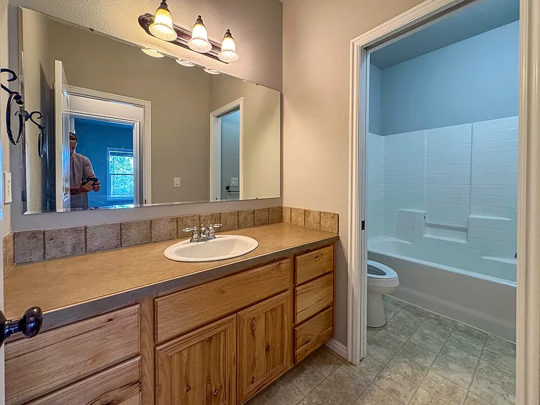 1223 W Cobblefield Ct — Photo 27