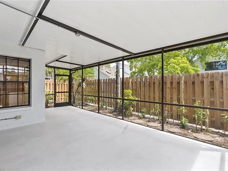 879 Meadowland Dr #C — Photo 34