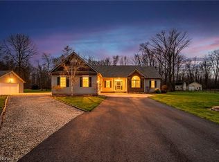 1175 Aurora Hill Dr, Aurora, OH 44202