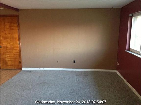 2nd image of 909 Lamberton St