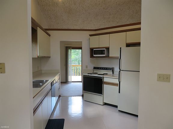 Kitchen with all appliances included