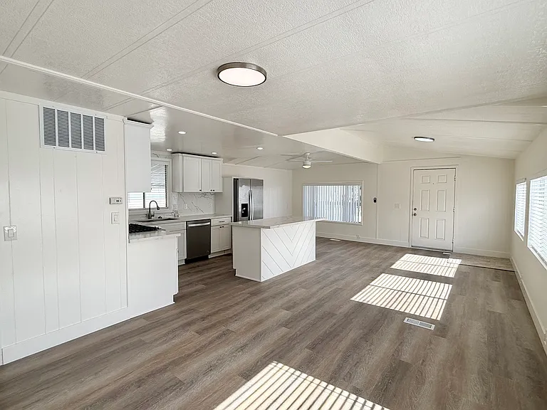 14352 Beach Blvd #15 — Photo 10