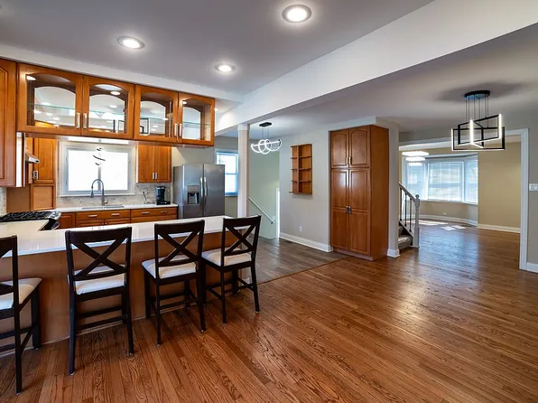 6616 W Melrose St, Chicago, IL 60634
