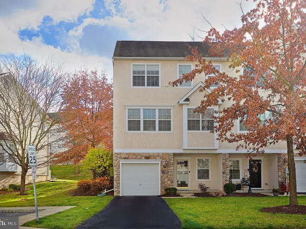 2724 Fynamore Ln, Downingtown, PA 19335