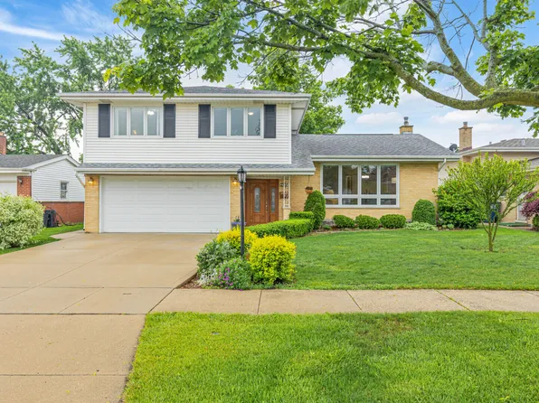 165 Lance Dr, Des Plaines, IL 60016