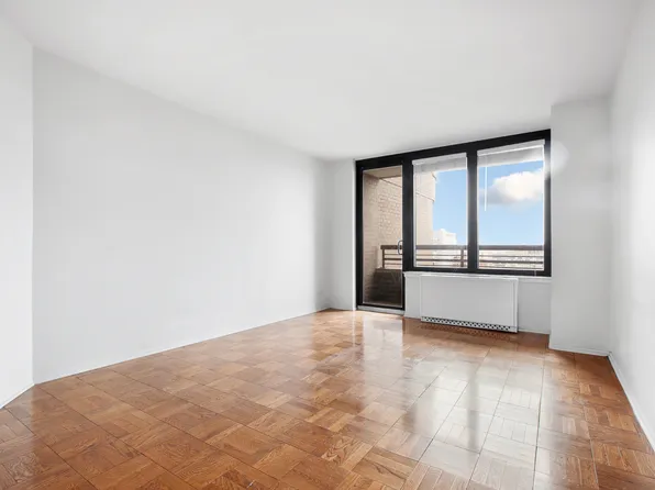 330 East 38th Street 26-A image 14 of 14