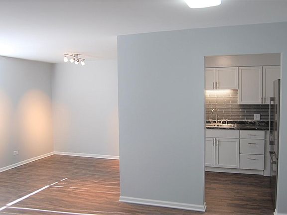4th image of 228 Des Plaines Ave #407