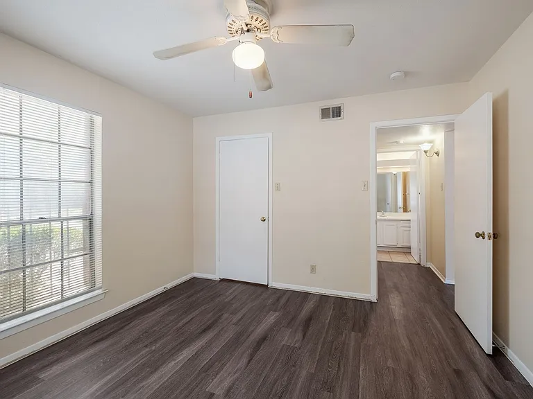 305 W Woodlawn Ave #101 — Photo 15
