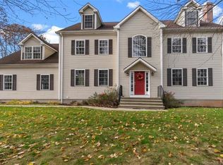 35 Lakewood Dr, Madison, CT 06443
