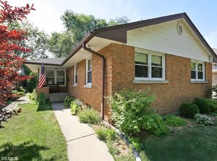 1432 Courtland Ave, Park Ridge, IL 60068