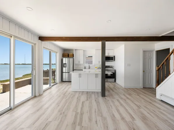 154 E Shore Dr, Amagansett, NY 11930