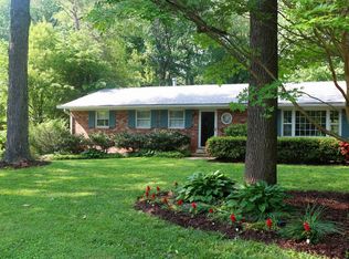 8604 Chapel Dr, Annandale, VA 22003
