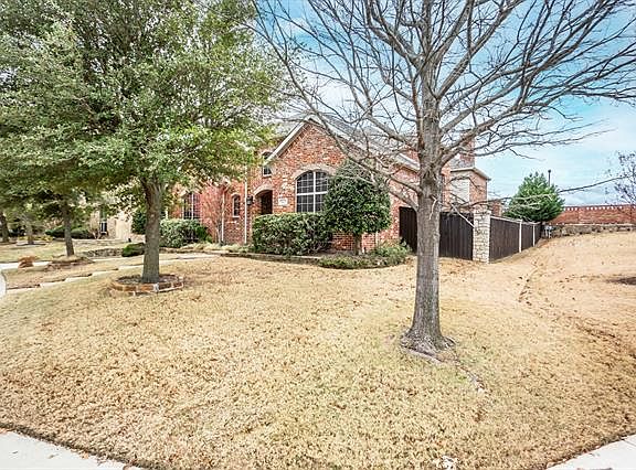3rd image of 2123 Moss Glen Ln