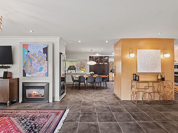 3rd image of 355 Rabbit Ln