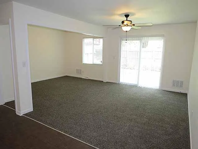 3 bed, 1.5 bath, 1300 sqft, $1,400 — Photo 3
