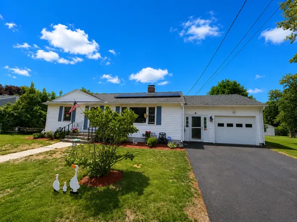 22 Woodside Ave, Leominster, MA 01453