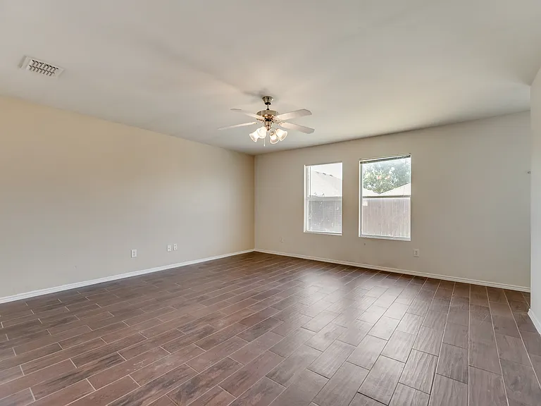 12712 Skeeter Dr — Photo 2