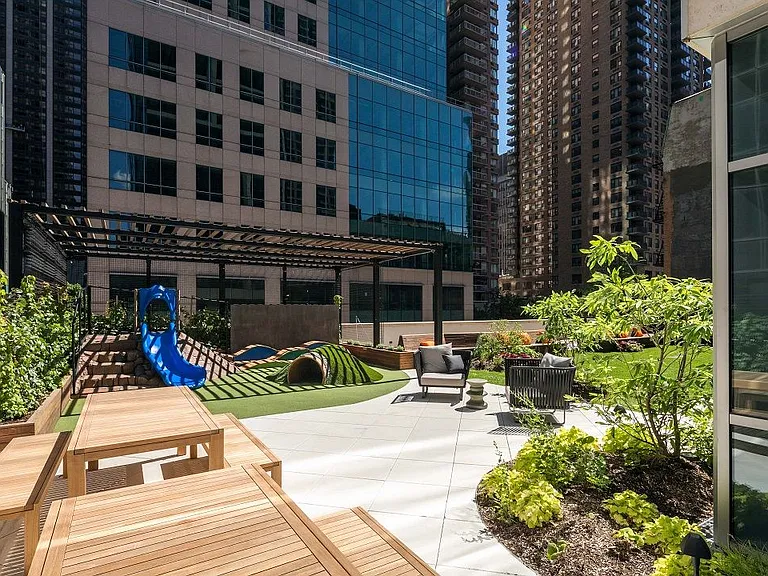 225 E 39th St #30B — Photo 14