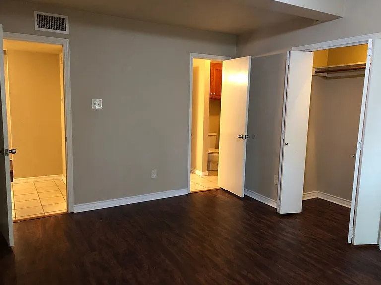 1401 Avenue O #G — Photo 33