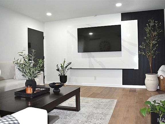 4th image of 10003 Sakura Dr APT D