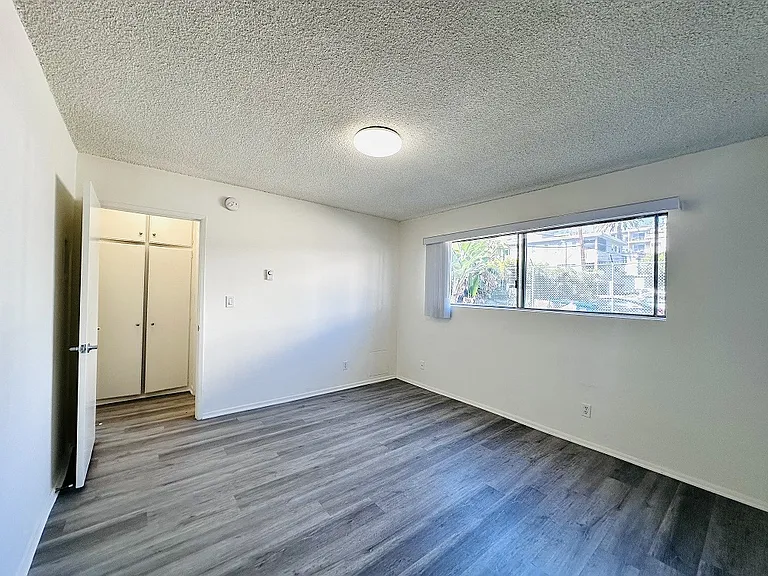 Lido Apartments - 10535 Rose Ave — Photo 19