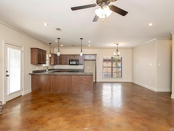 5th image of 24 Brentwood Dr