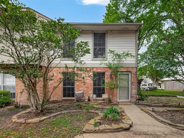 7949 Kendalia Dr, Houston, TX 77036