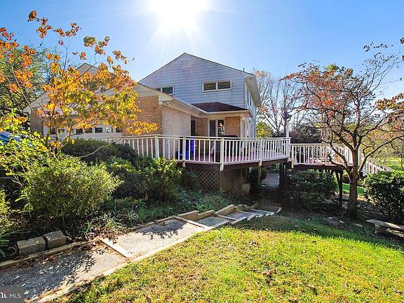 3rd image of 8713 Deanna Dr