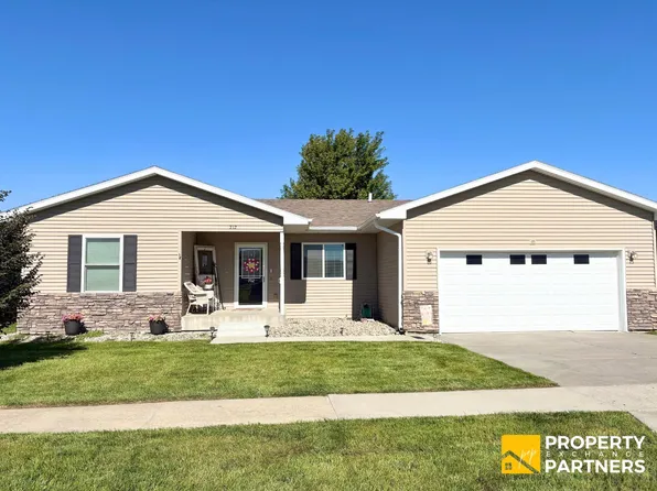 712 Jaxon St, Wayne, NE 68787