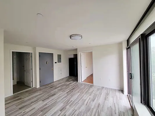 Rented by E Realty International Corp | media 7
