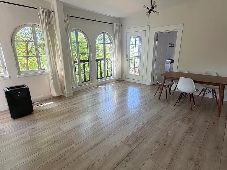 2039 Ivar Ave #1 — Photo 5