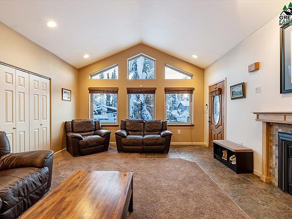 2nd image of 1706 Carr Ave
