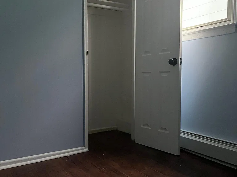BR with closet