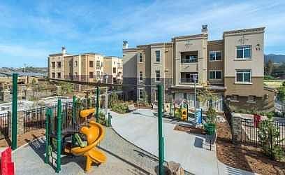 3rd image of 8 Creekside Pl #1200
