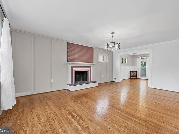 2nd image of 3510 Duke St