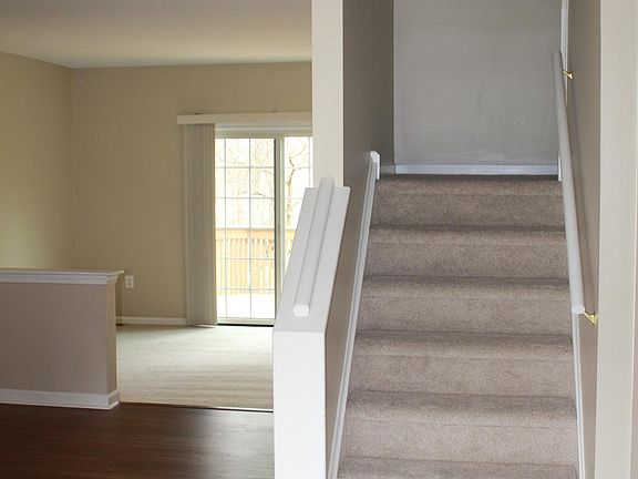 5th image of 105 Knollwood Ct