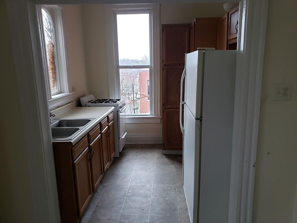 1st image of 1023 Isadore St APT C